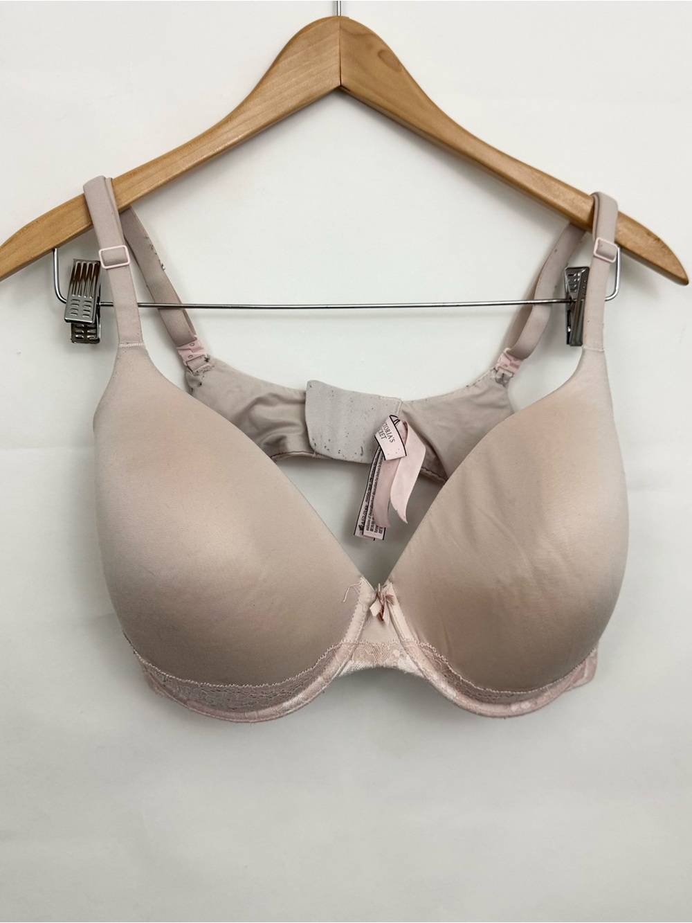Victoria’s Secret Body by Victoria Underwire Lined Perfect Shape Bra Size 36DD